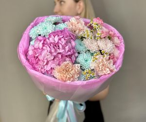 Дофаминовый букет «Бабл-гам»🍭🩵💕 с гортензией, хризантемой кустовой, диантусами, ромашкой, кустовыми диантусами